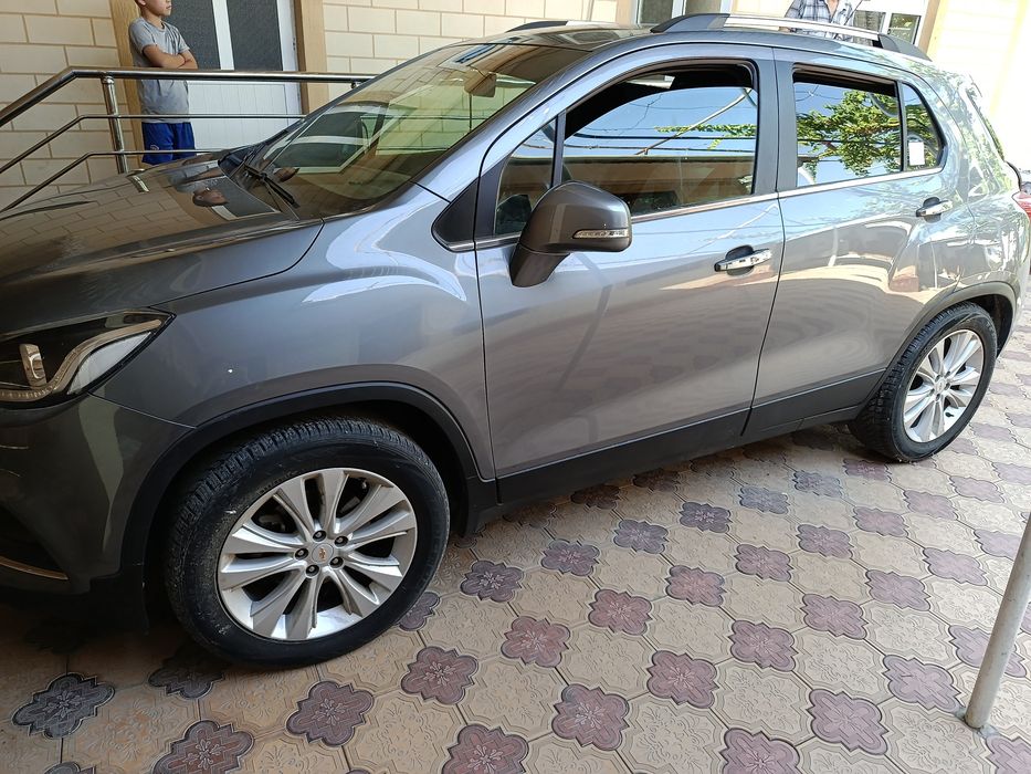 TRACKER 1 premier