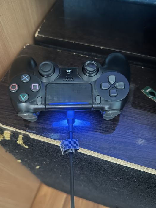 Продам приставку ps4 fat