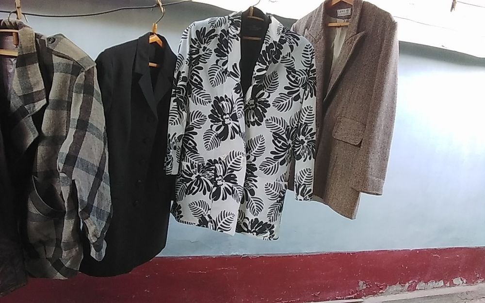 Продаем женскую одежду на осень.