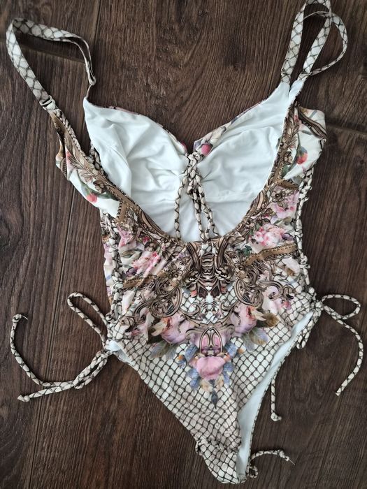 Бански сет цял и камъни