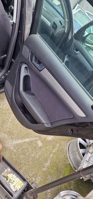 Fete usi audi a4 b8  de europa /volan stanga