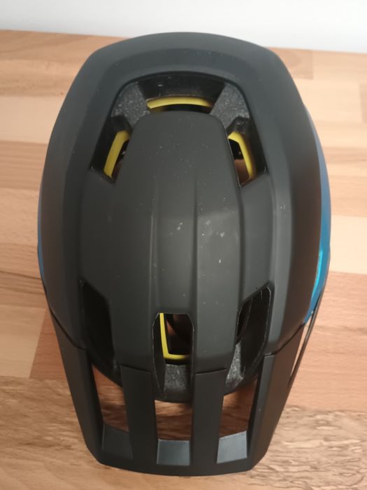 Велосипедна каска CUBE stray