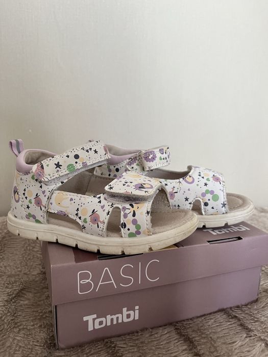 Продам детские сандали