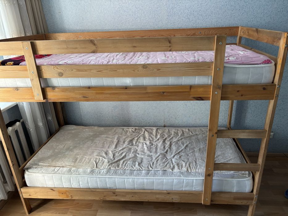 Двухъяросная кровать