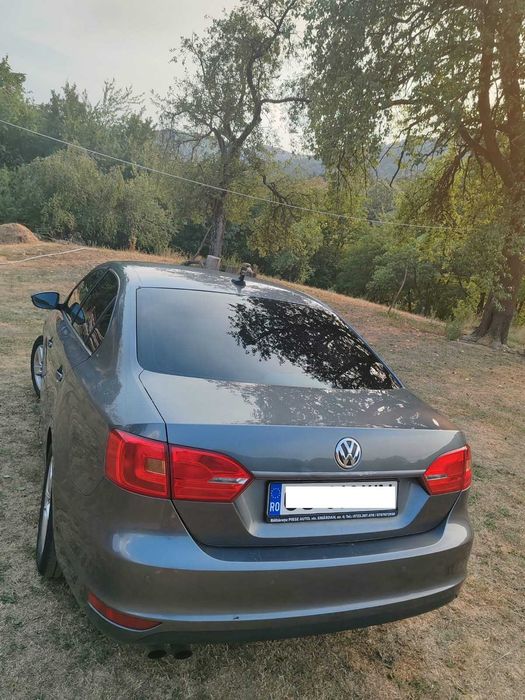 Vand Jetta 2011 , Motor 2L, stare foarte buna .