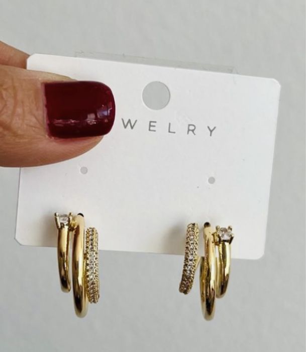 Нови дамски обеци , часовник , гривни и колие