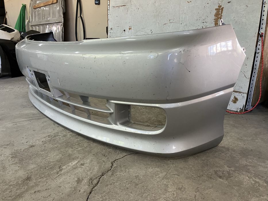 Предна броня за Toyota Hiace Тойота Хиейс 2006-2012г