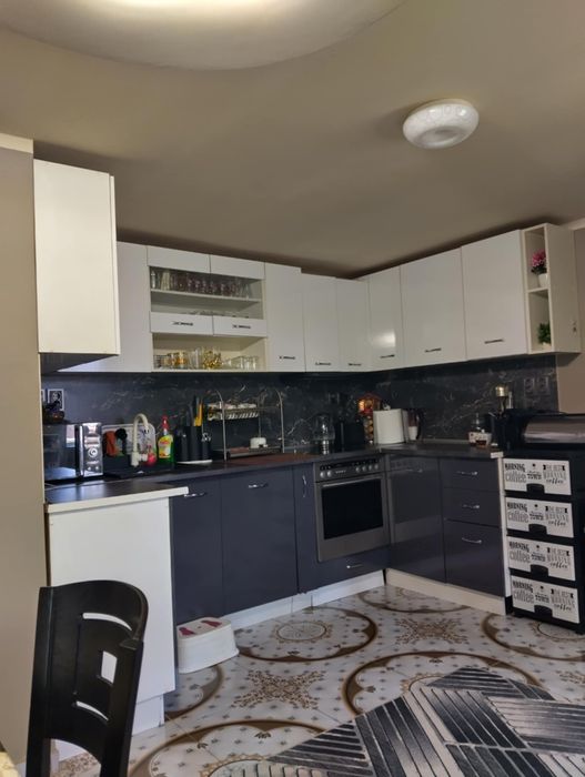 Продавасе двоетажна къща напълно обзаведена