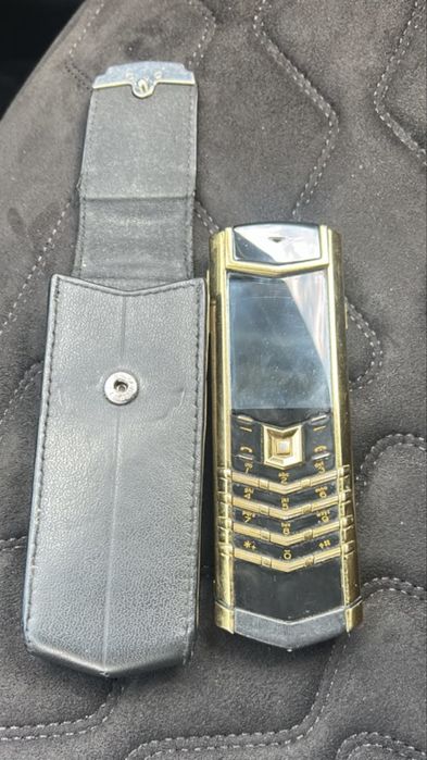 Телефон Vertu Signature