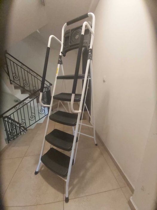 5-стъпална стълба с парапети
