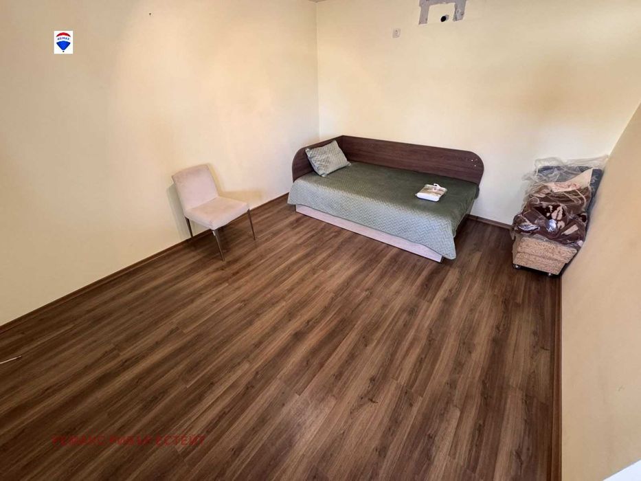 Фотоволтаична централа + ресторант с басейн и лятна градина