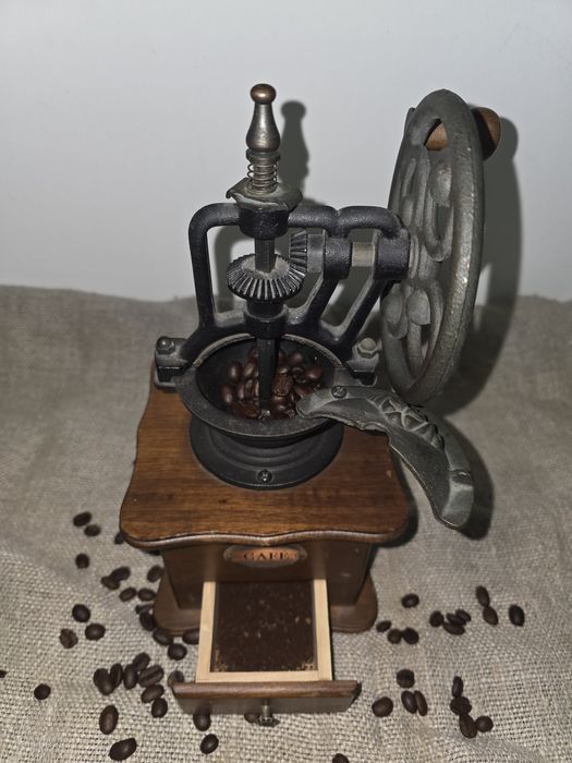 Rasnita de cafea manuala