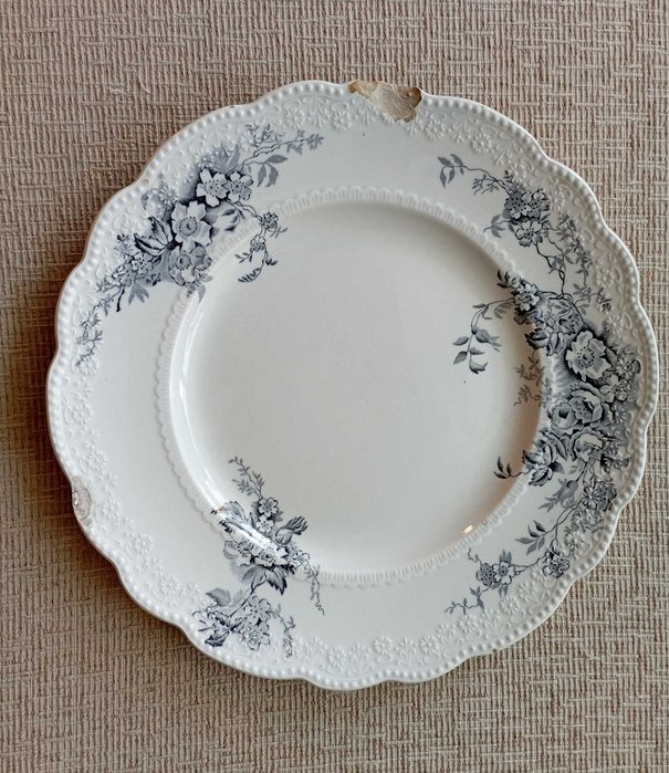 Руски царски порцеланови чинии производство Кузнецов!