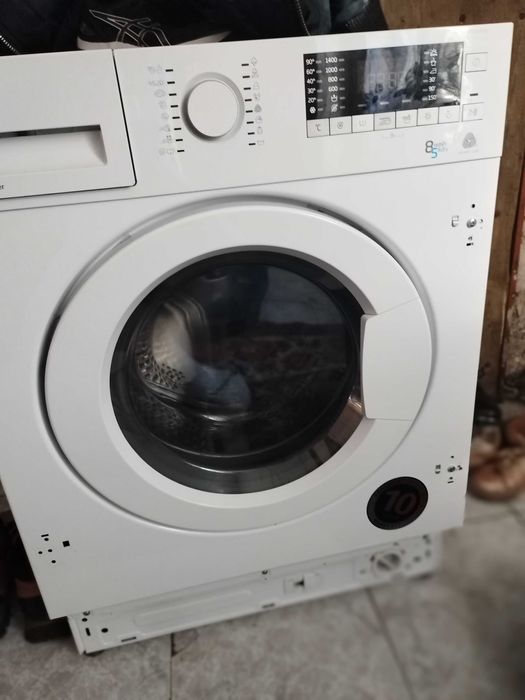 Пералния Беко за вградена  кухния