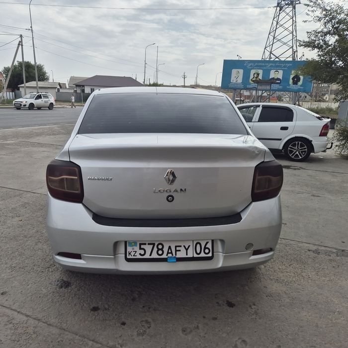 Продаю рено логан 2