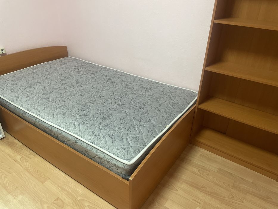 Легло персон и половина, цвят череша