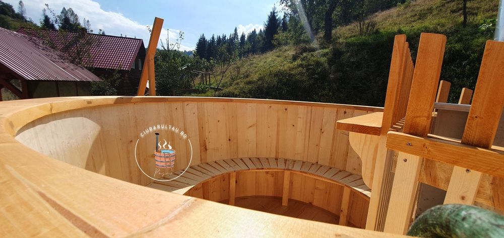 Ciubăr din lemn hot tub jacuzzi