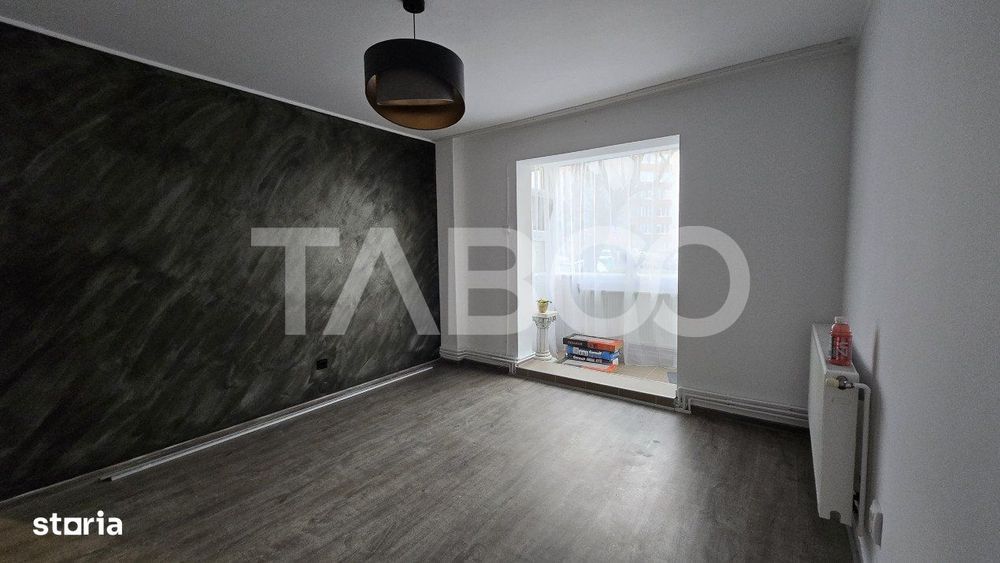 Apartament 2 camere la parter pretabil spatiu comercial de vanzare