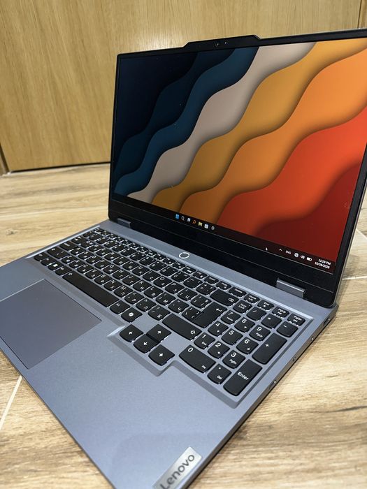 Геймърски лаптоп Lenovo LOQ 15ARP9 | RTX 4060 8GB | Ryzen 7 7435HS | 32GB DDR5 | 1TB SSD | Гаранция Ardes