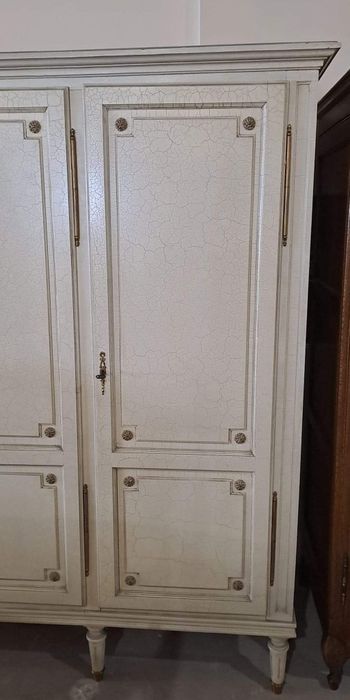 Обзавеждане за спалня масив