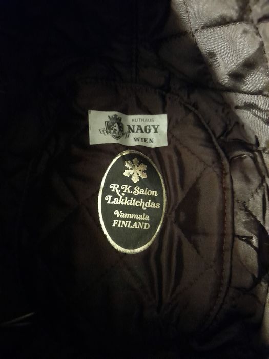 Haină de blana nutrie + căciulă de blana nutrie.