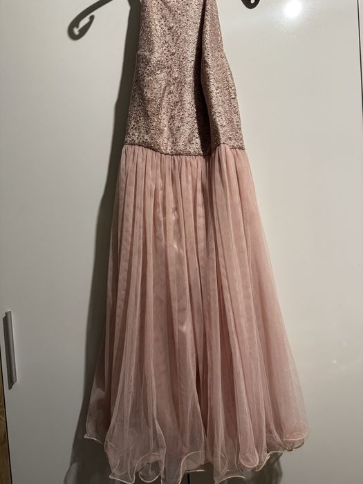 Официална рокля Swing