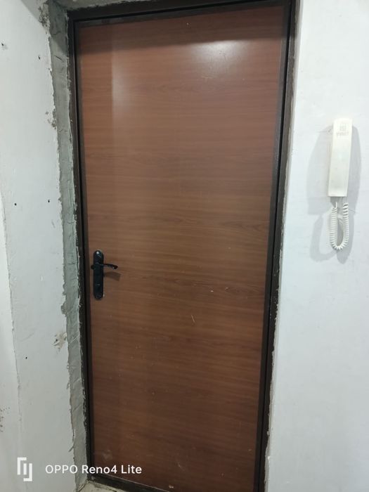 Входная дверь под дерево