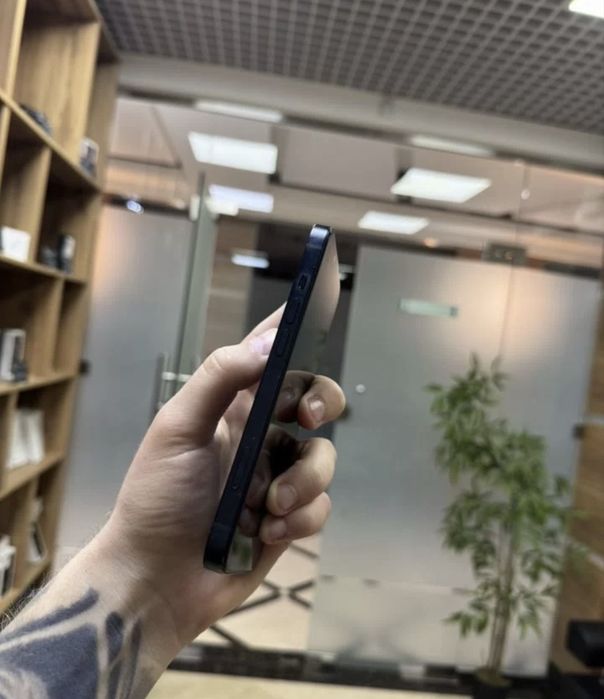 Айфон 14 черного цвета