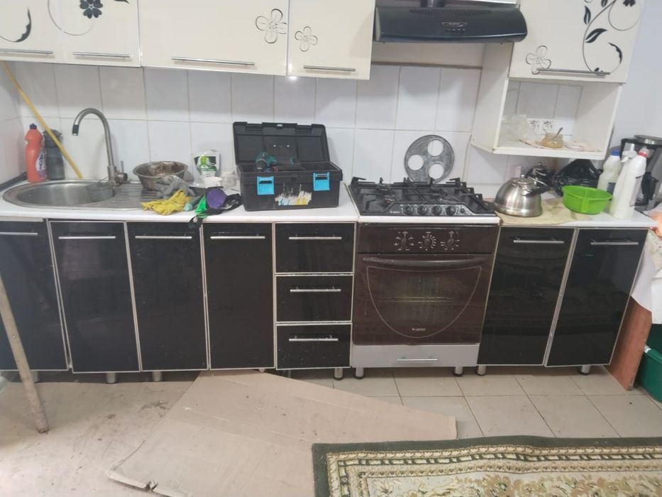 Продам кухонны1 гарнитур недорого