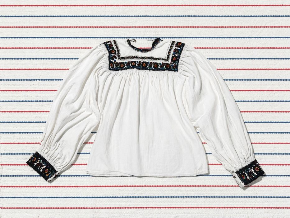 Costum tradițional autentic din Țara Oașului