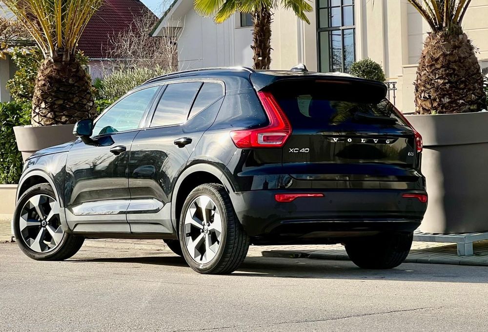 Volvo XC40 Mild Hybrid  - Echipare de top