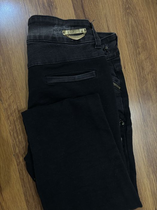 Balmain,Raw Denim сет, Сатенен комплект черен, С размер