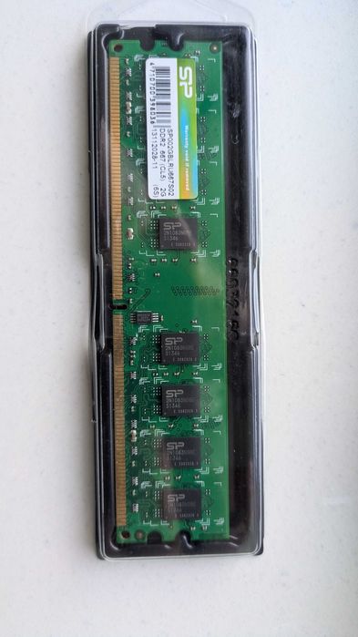 RAM 2GB DDR2 за десктоп и 2GB DDR3 (SO-DIMM) за лаптоп