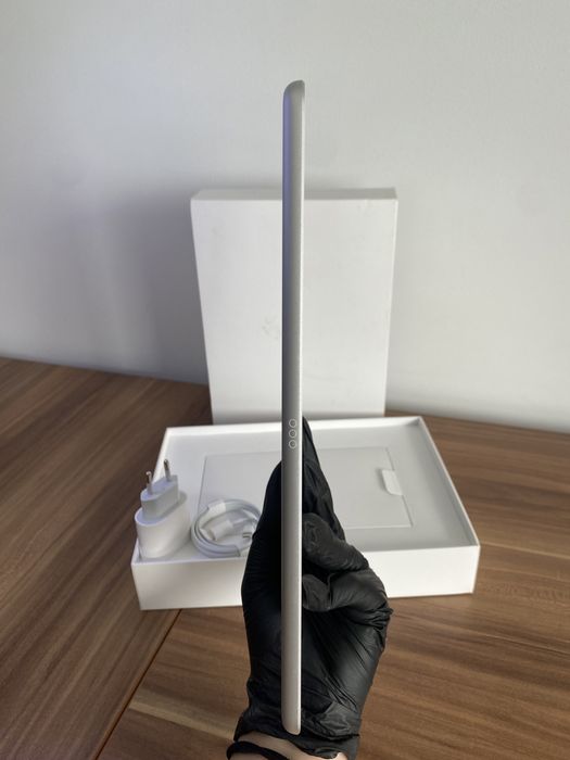 iPad 8th Gen 10.2-Inch , Wi-Fi+ Cellular, 32 GB, Silver, Ca nou