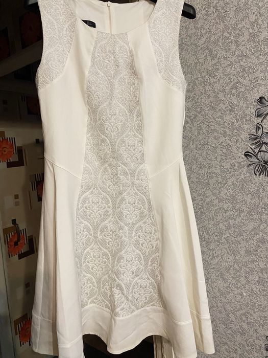 Белое платье женское