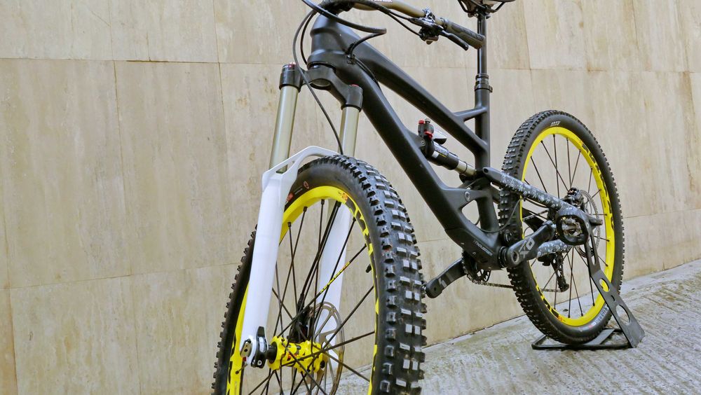 YT Capra CF Pro Race, 27.5 М, BOS Deville 170 ход, 1x 11 SRAM XO1