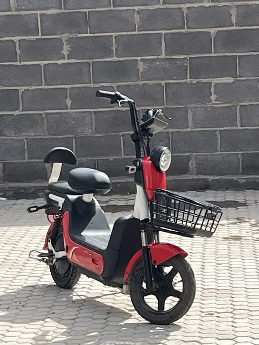 Электро скутер красный