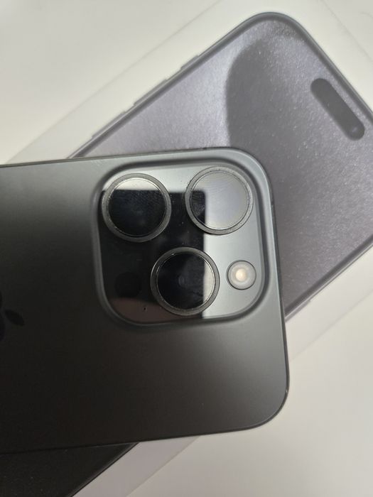 Iphone 15 Pro, inca in garantie, cumparat din Altex Rm. Valcea