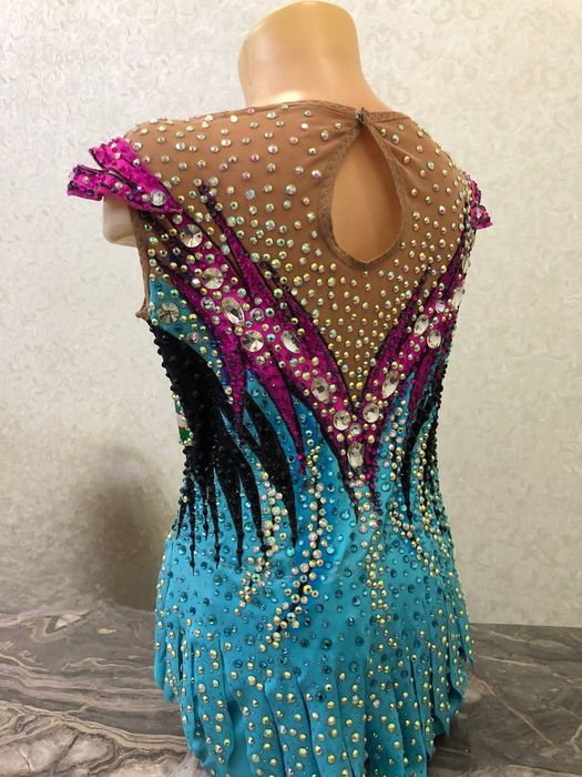 Купальник для художественной гимнастики на прокат на 9-10лет