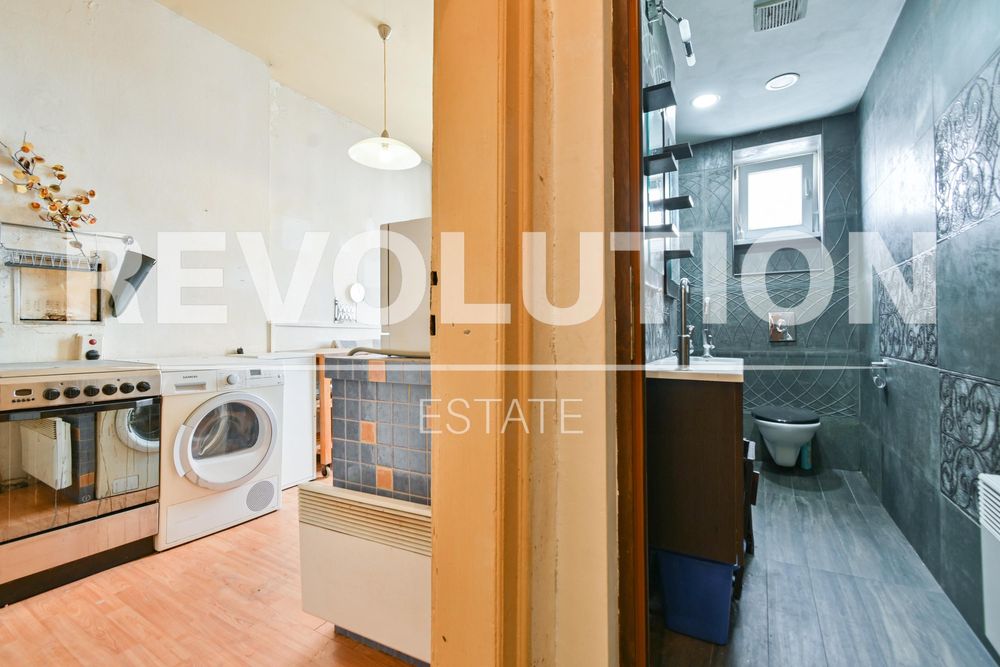 Продава се Тристаен апартамент в София, Център - 82 кв.м за 2869 €/кв.м - Снимка #8