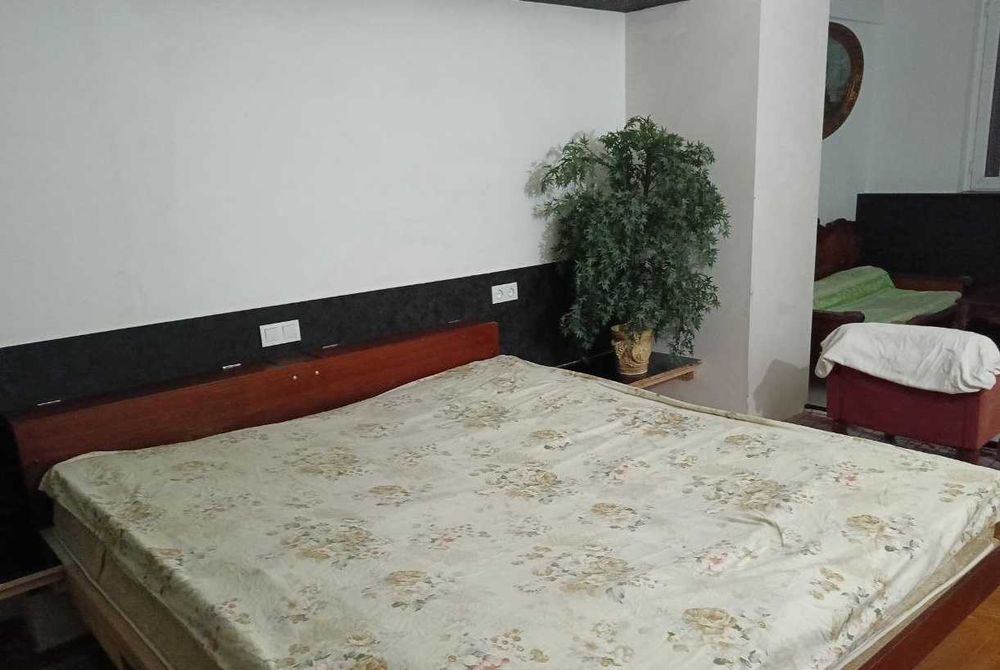 Сдам в аренду 1 комнату в 3-х комн. квартире в р-не м.Космонавтов.