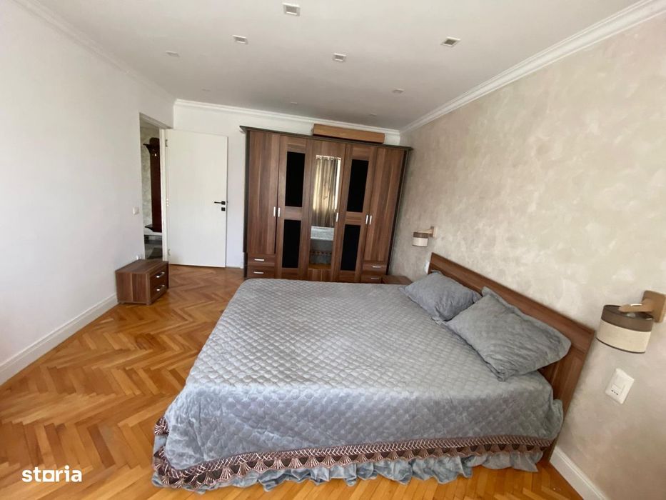 Apartament Centru, Modern, 3 Camere, Targoviste - 420 Euro