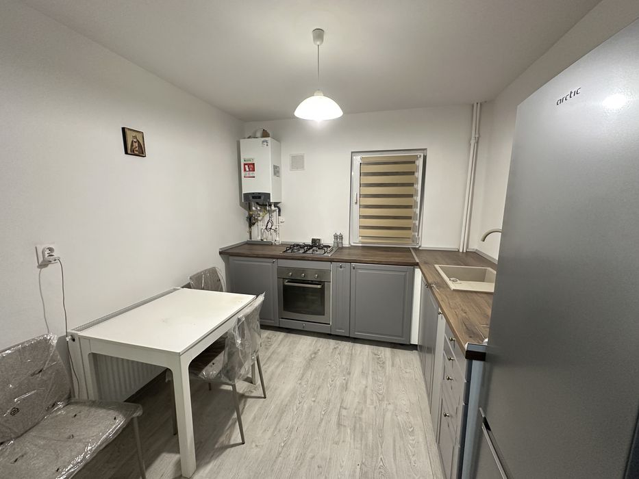 Apartament 4 camere de inchiriat