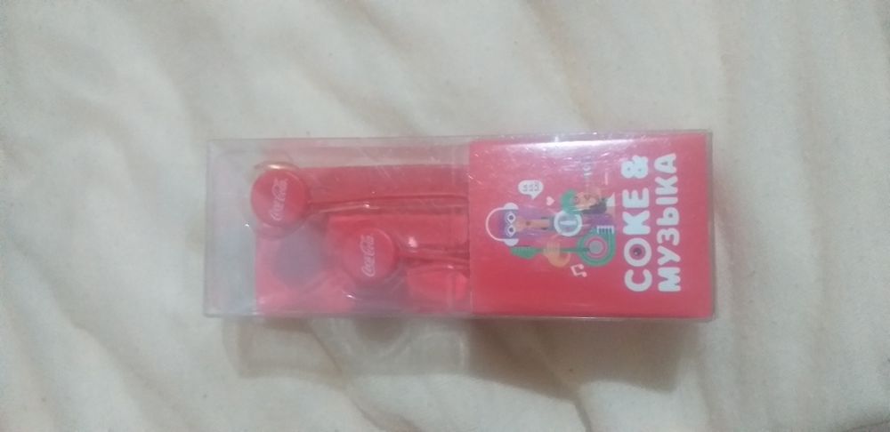 Наушники новые от Coca-cola