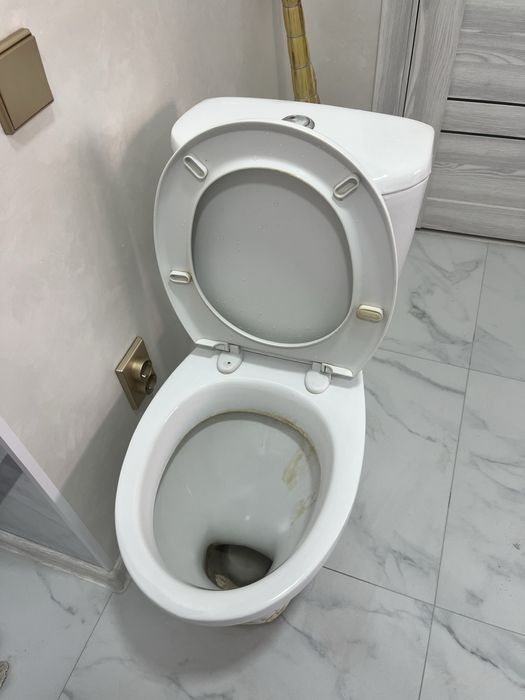 Продаю БУ унитаз в хорошем состоянии