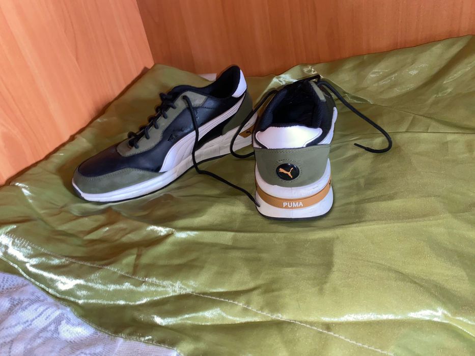 Продам кроссовки