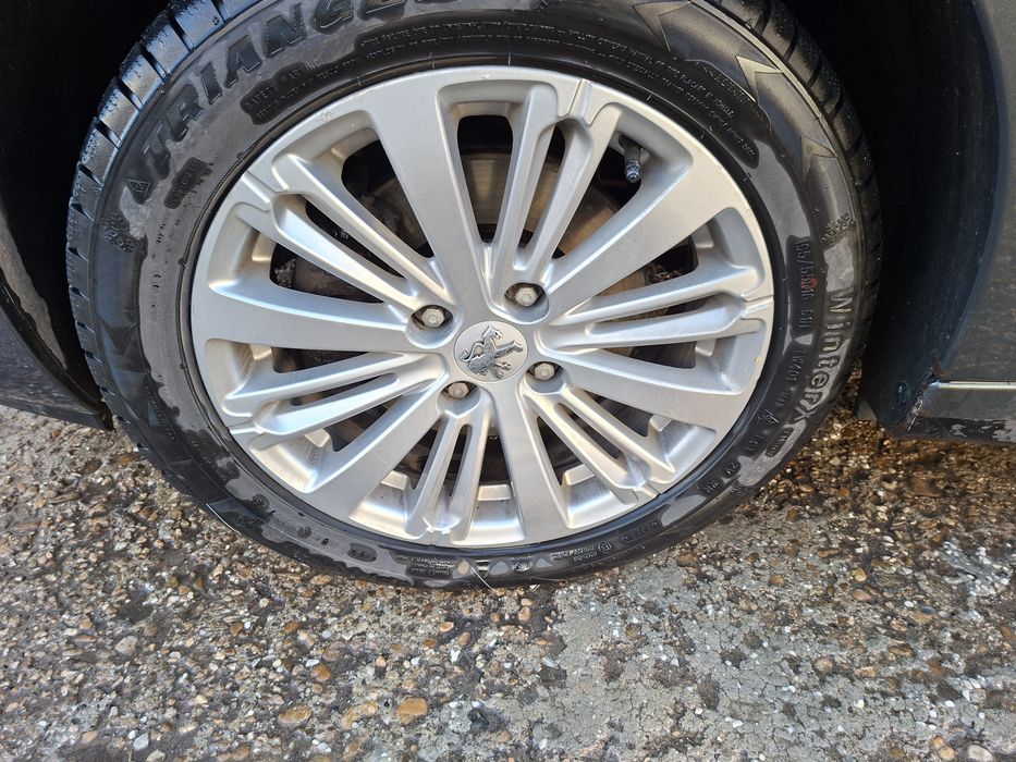 Aлуминиеви джанти Пежо Peugeot 208 2008 зимни гуми 2023 Ситроен