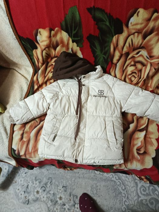 Продам детский куртки