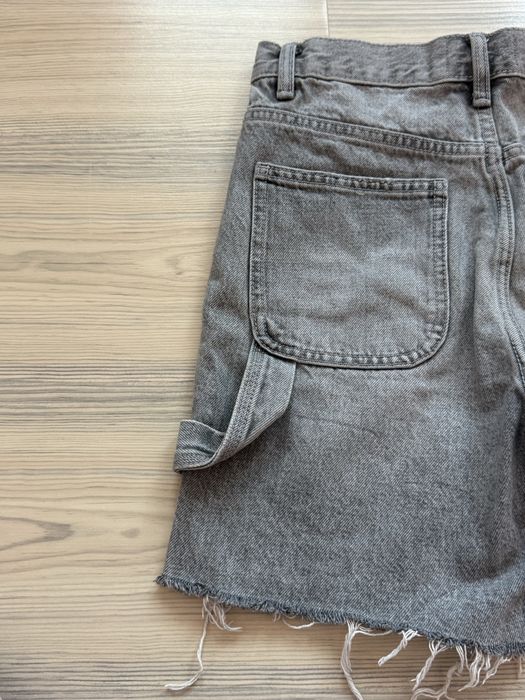 Сиви дънкови бермуди- изтъркан модел