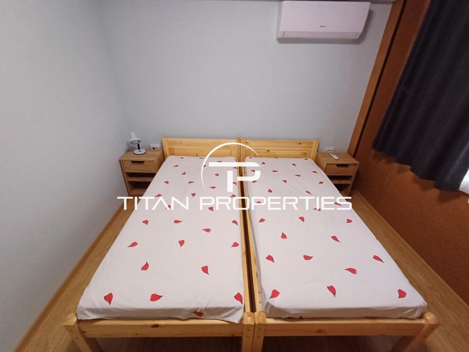 Дава се под наем Тристаен апартамент в Бургас, Център - 80 кв.м за 510 € - Снимка #2